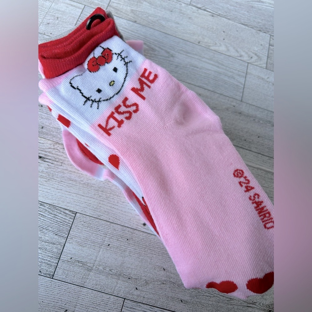 Hello Kitty Socks - Picture 5 of 8